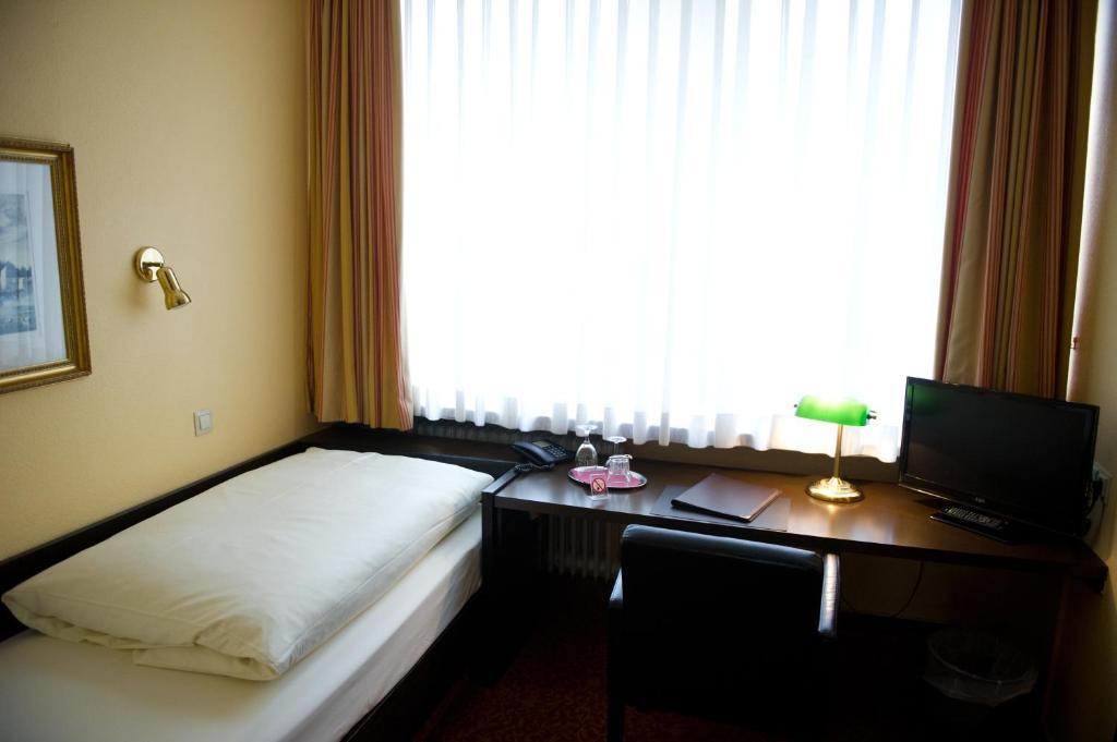 Hotel Silberhorn Erlangen Exterior photo